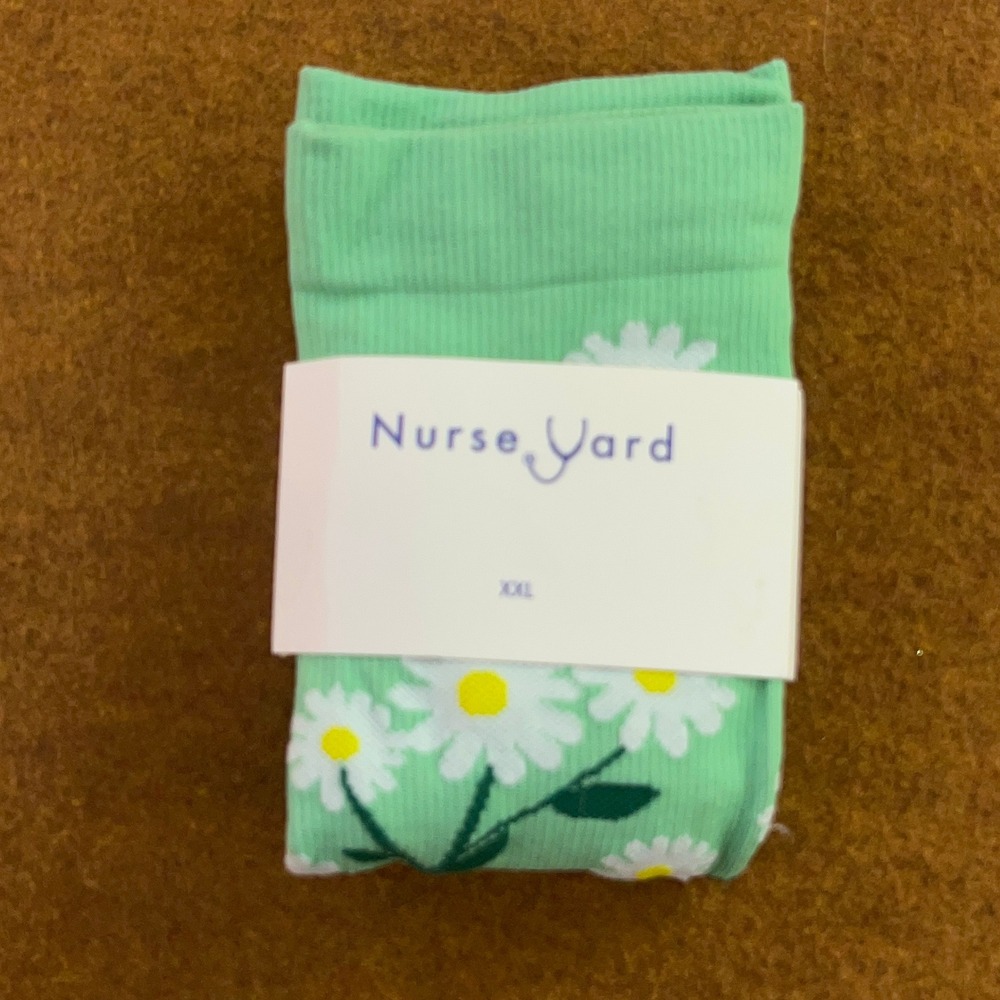 Nurse Yard Womens XXL Mint Green Daisy Floral Compression Socks NWT